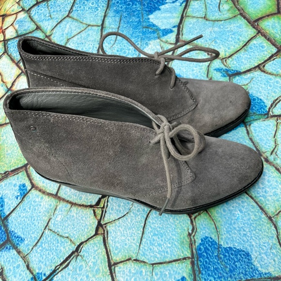 COACH Wedge Ankle boot w/ Gray suede leather - Picture 8 of 8